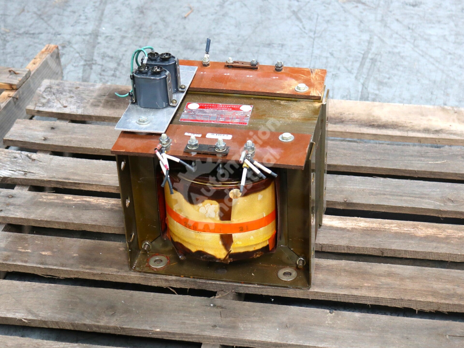 9T22B4313 By General Electric 10KVA 60Hz 1PH 120-480V Transformer