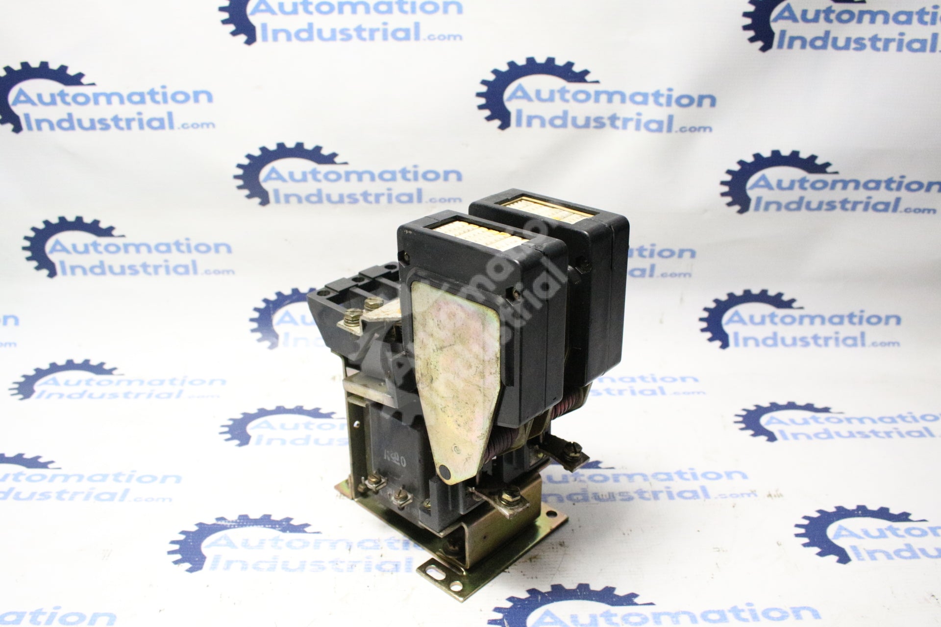 GE DS303A2C01FXA021 DS303A2C01FXA021XH 50AMP 600VAC 100VDC Contactor