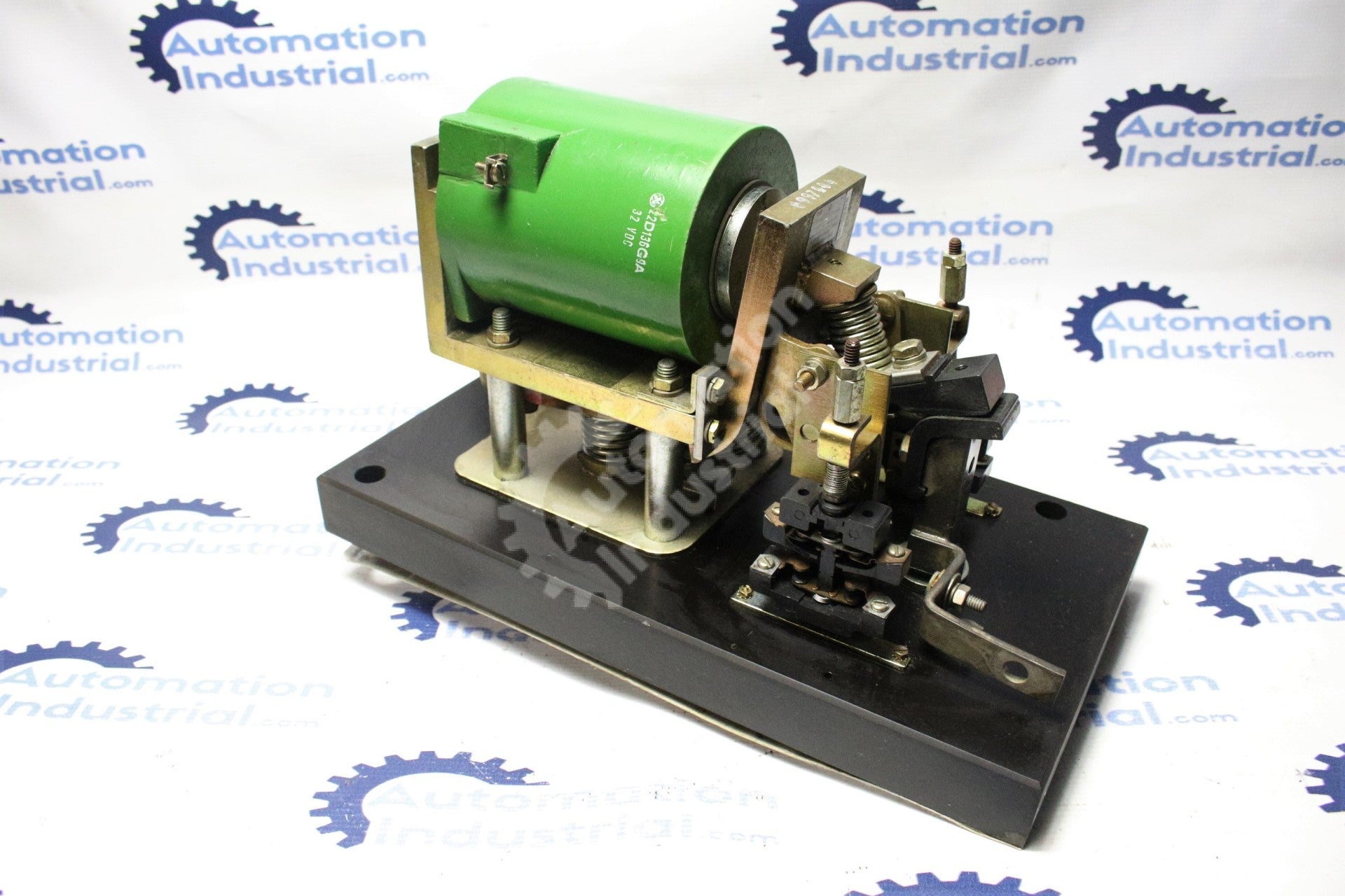 GE IC2800Y106T7CT Contactor NC 300 AMP